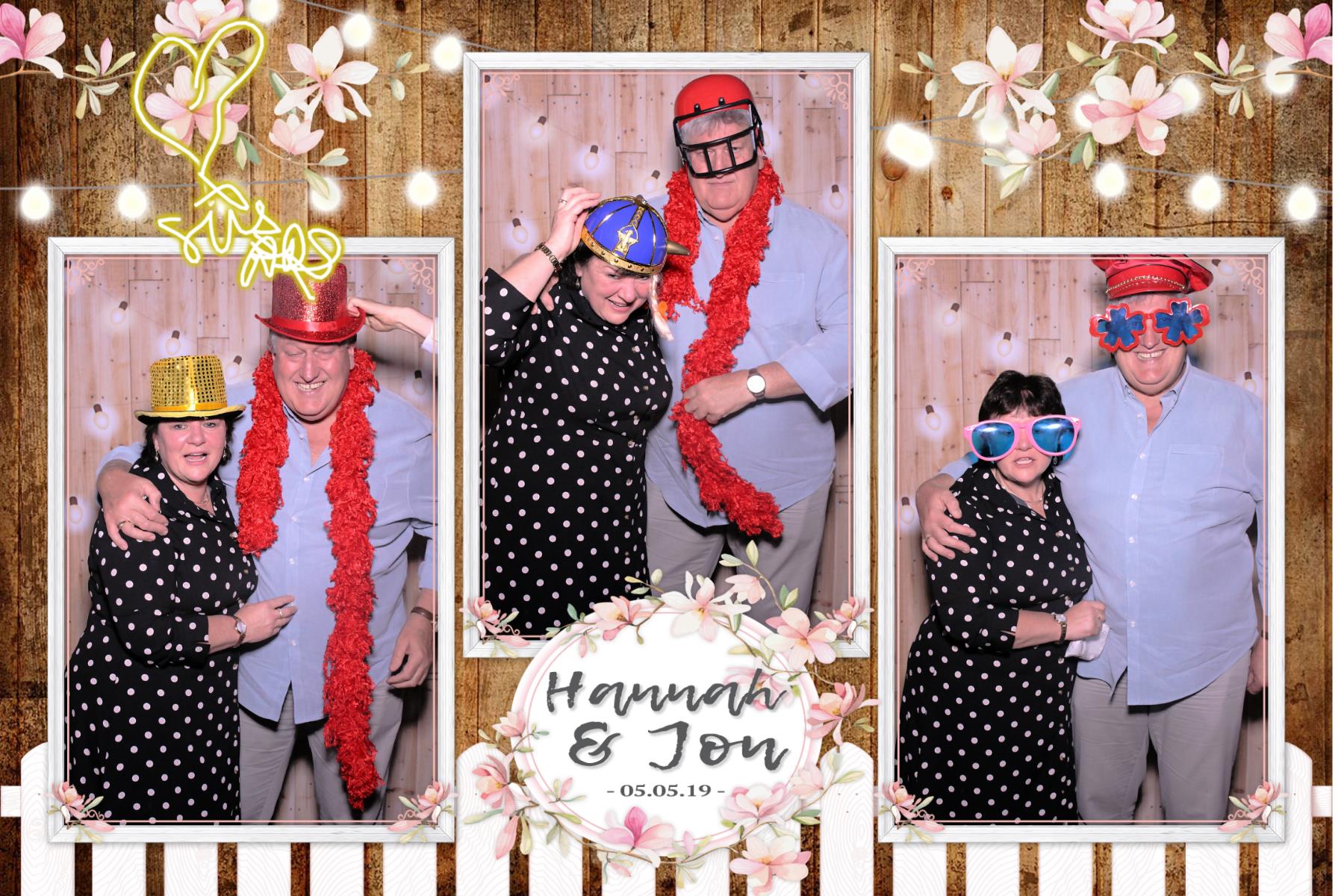 Hannah and Jon | View more photos from the event at gallery.blissbooth.co.uk/u/BlissBooth/Hannah-and-Jon